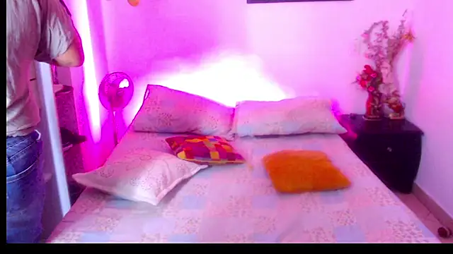 menfismuller2 online show from December 15, 2025, 5:06 pm