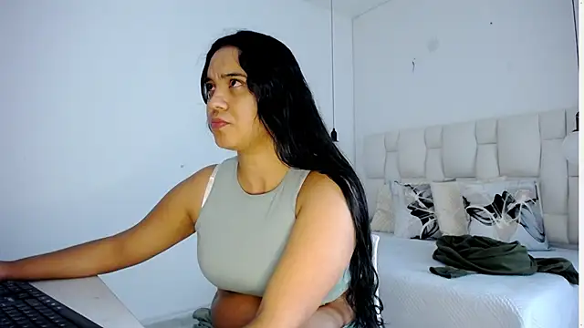 Snapshot of tiffany__pink chatting on October 11, 2025, 1:49 am tiffany pink online show from October 11, 2025, 1:49 am