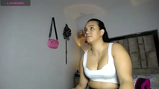 Snapshot of tiffany__pink chatting on November 20, 2025, 10:20 pm tiffany pink online show from November 20, 2025, 10:20 pm