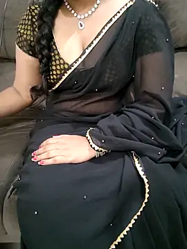 Mounika25 online show from April 21, 2026, 7:06 pm