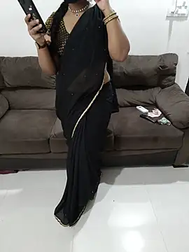 Snapshot of Mounika25 chatting on August 8, 2026, 7:32 am Mounika25 online show from August 8, 2026, 7:32 am