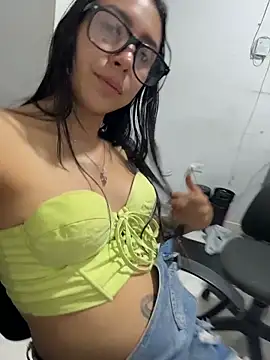  alabina  online show from February 17, 2026, 9:21 pm