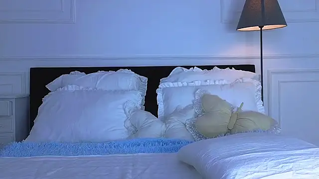 NicoleMarani online show from February 7, 2026, 2:48 am