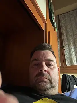 Snapshot of h4cAlex chatting on May 6, 2026, 7:52 pm h4cAlex online show from May 6, 2026, 7:52 pm