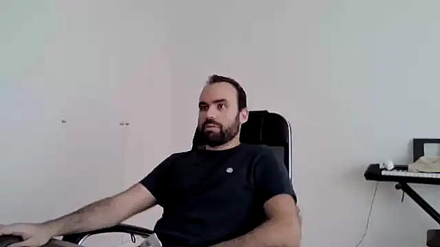 joaodias 97 online show from April 10, 2026, 4:12 pm