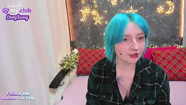 EmmyBunny online show from December 16, 2024, 5:43 pm