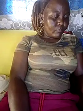 amelinaqueen online show from April 14, 2026, 1:06 pm