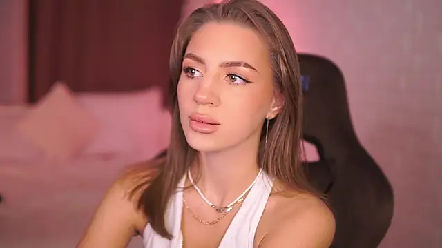 MaryHillty online show from November 11, 2025, 5:13 pm