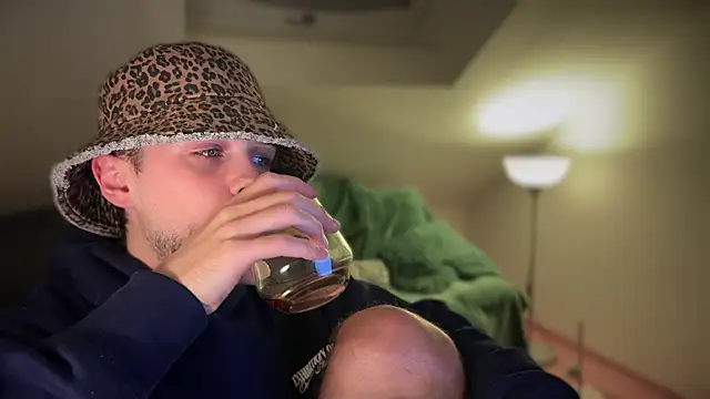 Snapshot of naked_psy chatting on March 13, 2025, 5:50 pm naked psy online show from March 13, 2025, 5:50 pm