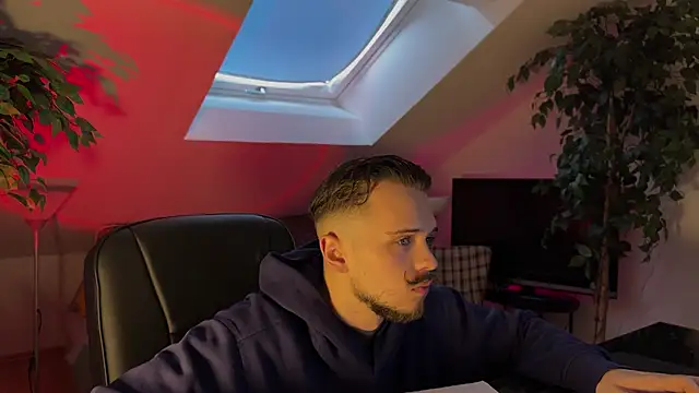 Snapshot of naked_psy chatting on February 22, 2026, 2:15 pm naked psy online show from February 22, 2026, 2:15 pm