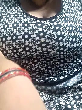 Snapshot of Seema_99 chatting on October 3, 2025, 12:57 pm Seema 99 online show from October 3, 2025, 12:57 pm