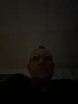 Trey100379100379 online show from November 6, 2025, 9:54 am