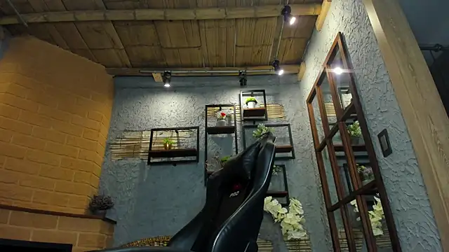 alexgiraldo  online show from January 12, 2025, 6:05 pm