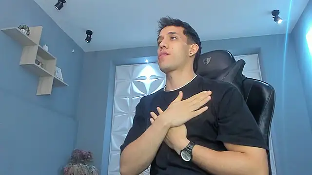 alexgiraldo  online show from March 13, 2025, 2:33 pm