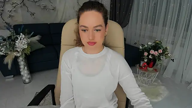 Snapshot of MiracleCurly chatting on April 21, 2026, 6:01 pm MiracleCurly online show from April 21, 2026, 6:01 pm
