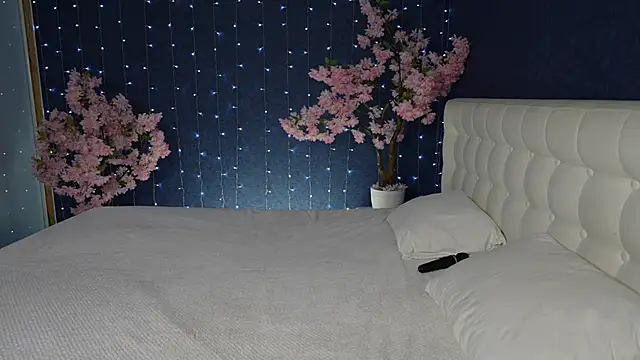 -Mirror-Girl- online show from March 10, 2026, 5:34 am