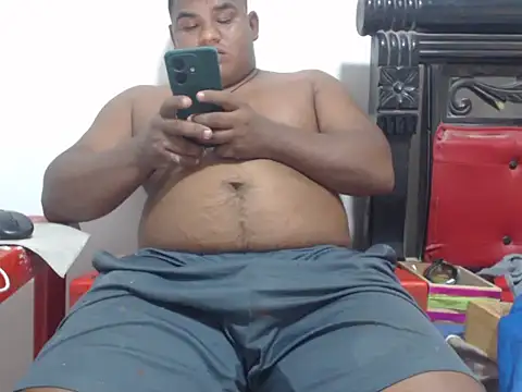 Snapshot of PONSE_LATINO chatting on October 24, 2025, 5:31 pm PONSE LATINO online show from October 24, 2025, 5:31 pm