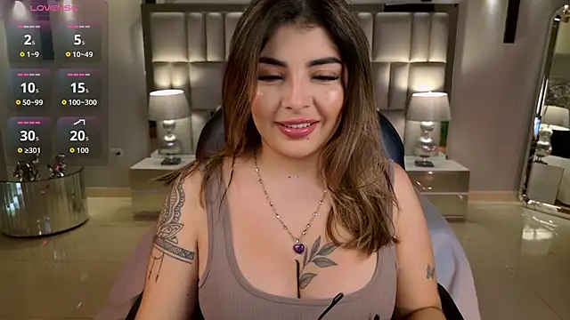 Snapshot of LisaMonroe_ chatting on December 19, 2025, 8:49 pm LisaMonroe online show from December 19, 2025, 8:49 pm