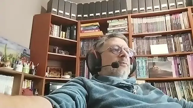 Snapshot of Mandra_is_a_whore chatting on November 17, 2025, 10:32 am Mandra is a whore online show from November 17, 2025, 10:32 am