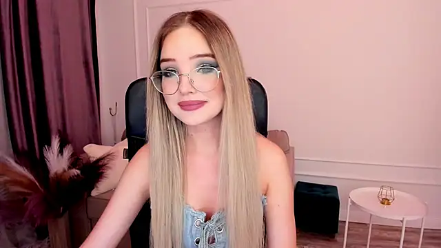 FloweryLove 1 online show from January 24, 2025, 2:18 am