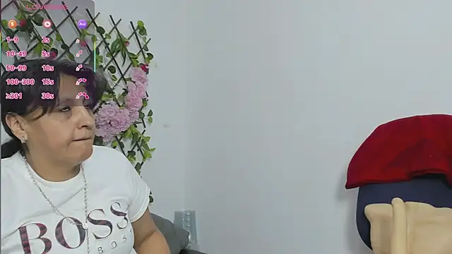 Snapshot of merlyna_goldens chatting on November 21, 2025, 11:25 pm merlyna goldens online show from November 21, 2025, 11:25 pm