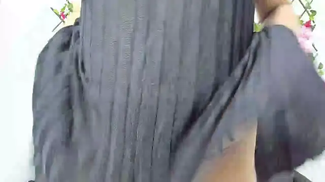 Snapshot of merlyna_goldens chatting on December 5, 2025, 1:47 am merlyna goldens online show from December 5, 2025, 1:47 am