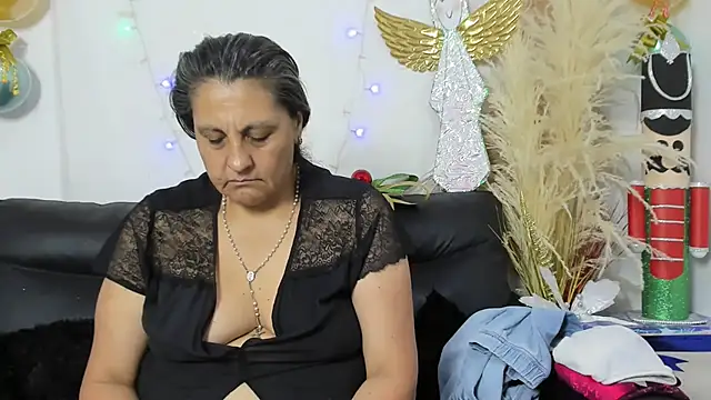 Snapshot of merlyna_goldens chatting on December 15, 2025, 11:20 pm merlyna goldens online show from December 15, 2025, 11:20 pm