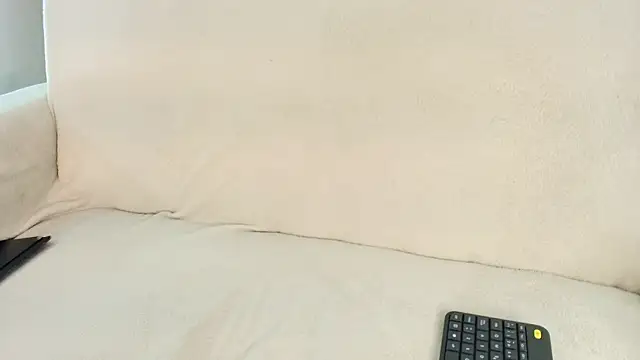 Snapshot of Satuurn_ chatting on July 15, 2026, 8:58 pm Satuurn online show from July 15, 2026, 8:58 pm