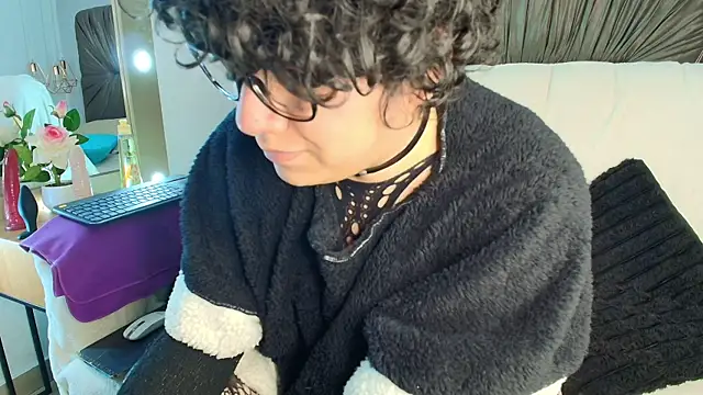 Snapshot of Satuurn_ chatting on July 17, 2026, 9:08 pm Satuurn online show from July 17, 2026, 9:08 pm