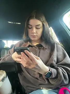 EllyNora online show from January 18, 2026, 10:41 am