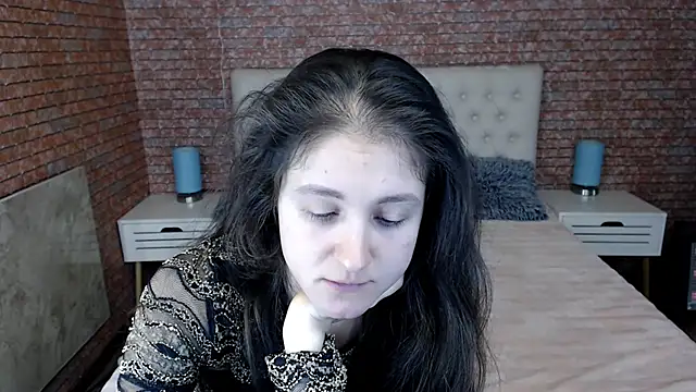 Holliy Cooper online show from January 28, 2025, 10:23 am