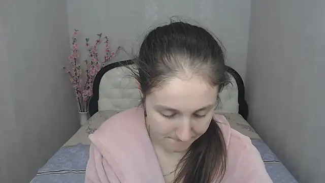 Holliy Cooper online show from February 13, 2025, 3:03 pm