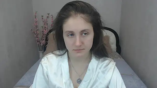 Holliy Cooper online show from February 19, 2025, 10:01 am