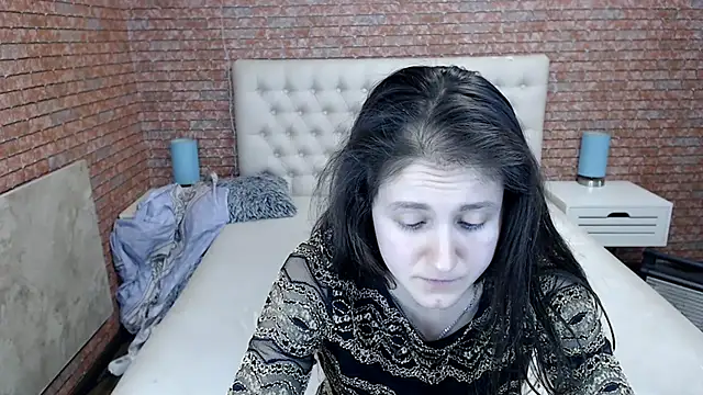 Holliy Cooper online show from March 10, 2025, 4:46 pm