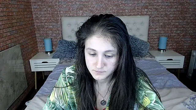 Holliy Cooper online show from March 14, 2025, 12:51 pm