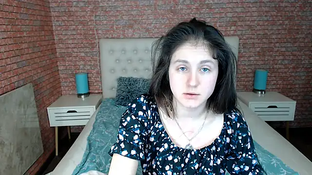 Holliy Cooper online show from March 18, 2025, 7:41 am