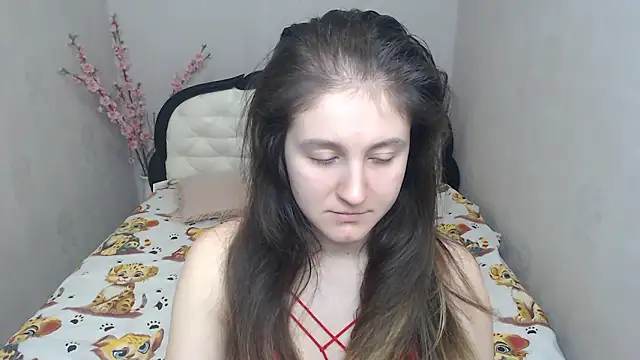 Holliy Cooper online show from March 25, 2026, 9:26 am