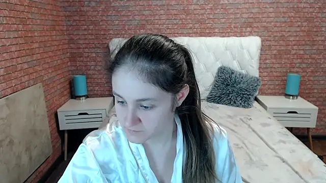 Snapshot of Holliy_Cooper chatting on June 6, 2026, 7:24 am Holliy Cooper online show from June 6, 2026, 7:24 am