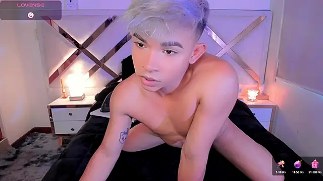 Snapshot of Austin_connor_ chatting on January 19, 2025, 3:32 pm Austin connor online show from January 19, 2025, 3:32 pm