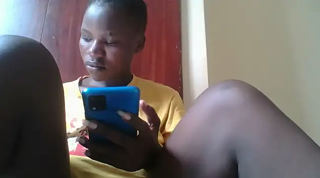 Snapshot of prettychic5 chatting on December 19, 2024, 7:18 am prettychic5 online show from December 19, 2024, 7:18 am