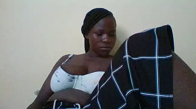 Snapshot of prettychic5 chatting on January 28, 2025, 12:22 pm prettychic5 online show from January 28, 2025, 12:22 pm