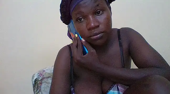 Snapshot of prettychic5 chatting on January 31, 2025, 1:12 pm prettychic5 online show from January 31, 2025, 1:12 pm