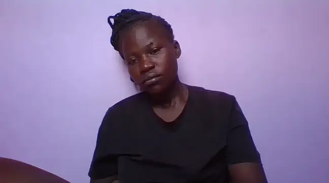 Snapshot of prettychic5 chatting on February 12, 2025, 10:35 am prettychic5 online show from February 12, 2025, 10:35 am