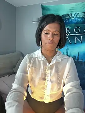 Snapshot of RoseMelanie chatting on April 23, 2026, 7:30 am RoseMelanie online show from April 23, 2026, 7:30 am