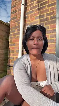 Snapshot of RoseMelanie chatting on May 6, 2026, 7:02 am RoseMelanie online show from May 6, 2026, 7:02 am