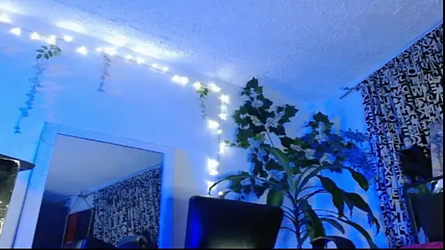 DULCE ZOE online show from February 6, 2025, 12:43 am