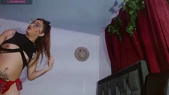 Snapshot of DULCE_ZOE chatting on February 28, 2026, 3:51 am DULCE ZOE online show from February 28, 2026, 3:51 am