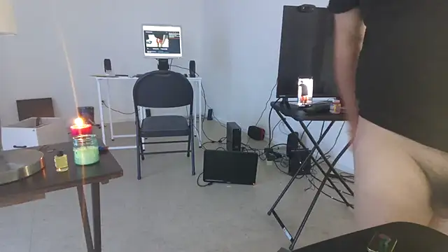 Peachestabby147 online show from October 26, 2025, 9:31 pm