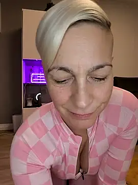 DarleenHot online show from December 4, 2025, 4:16 pm