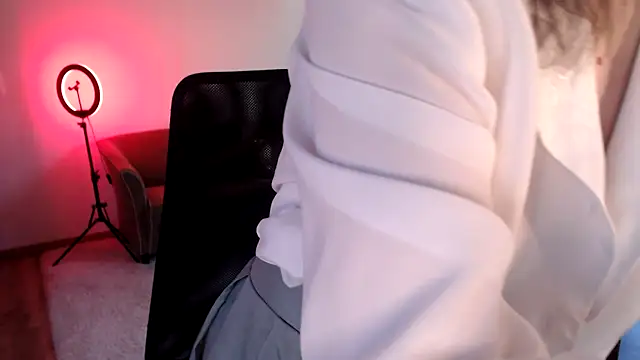 Snapshot of sophia_leurre chatting on January 25, 2025, 4:03 pm sophia leurre online show from January 25, 2025, 4:03 pm